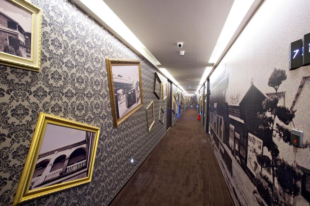 Fx Hotel Тайнан Екстериор снимка